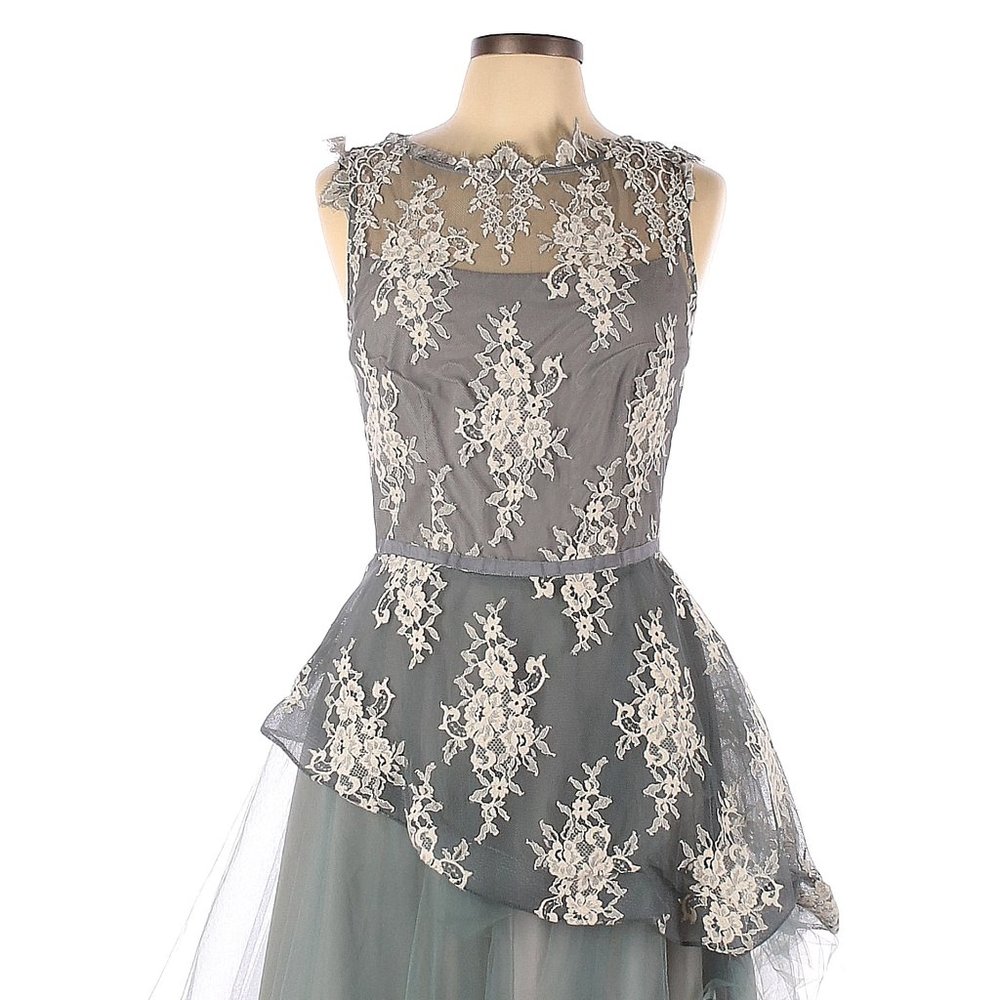 Nha Khanh Kenzie Gray Lace Tulle Dress